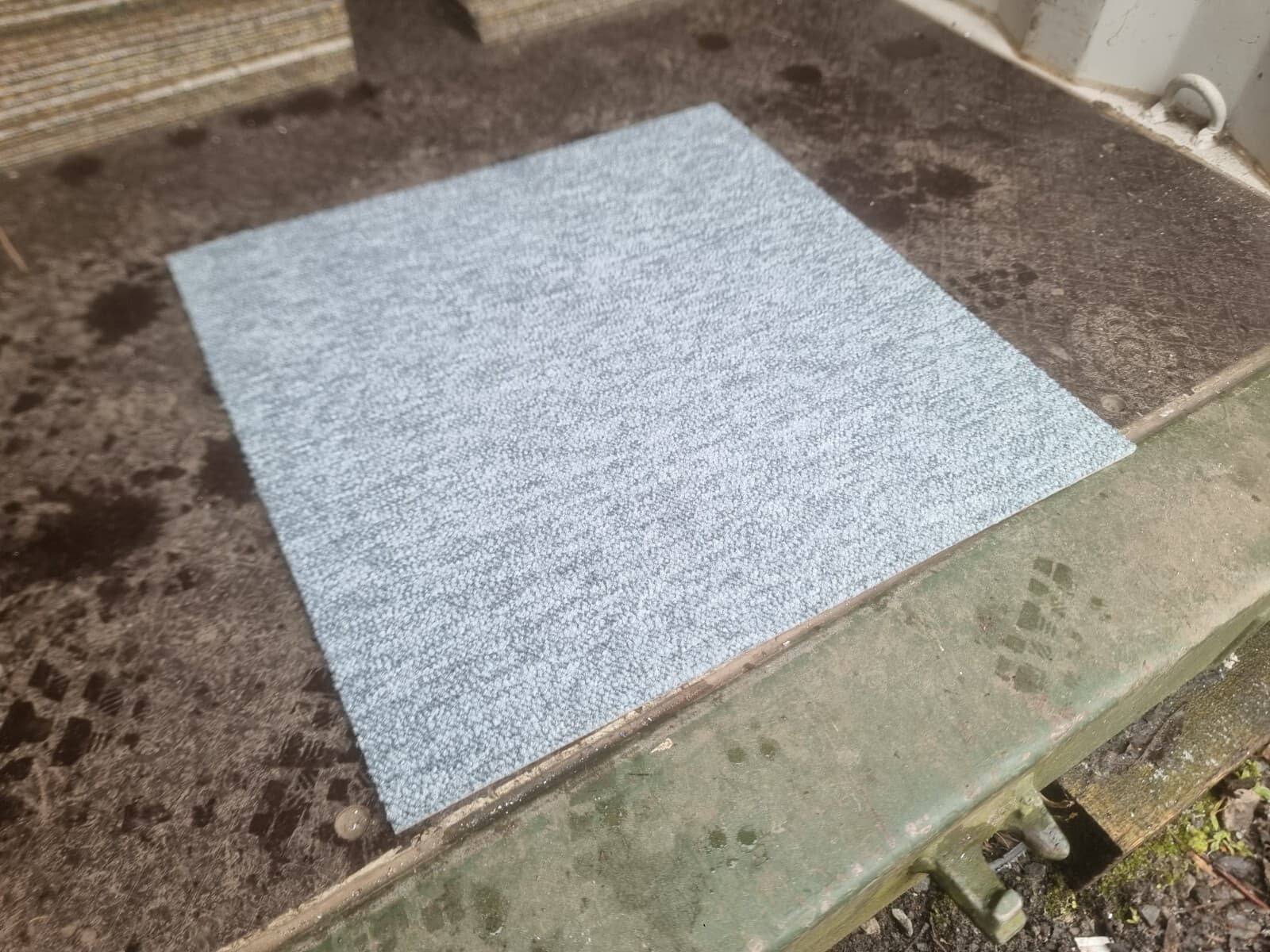 Box Of 5m2 Interface Huega 530 2.0-Silver Cob Carpet Tiles For £48.00