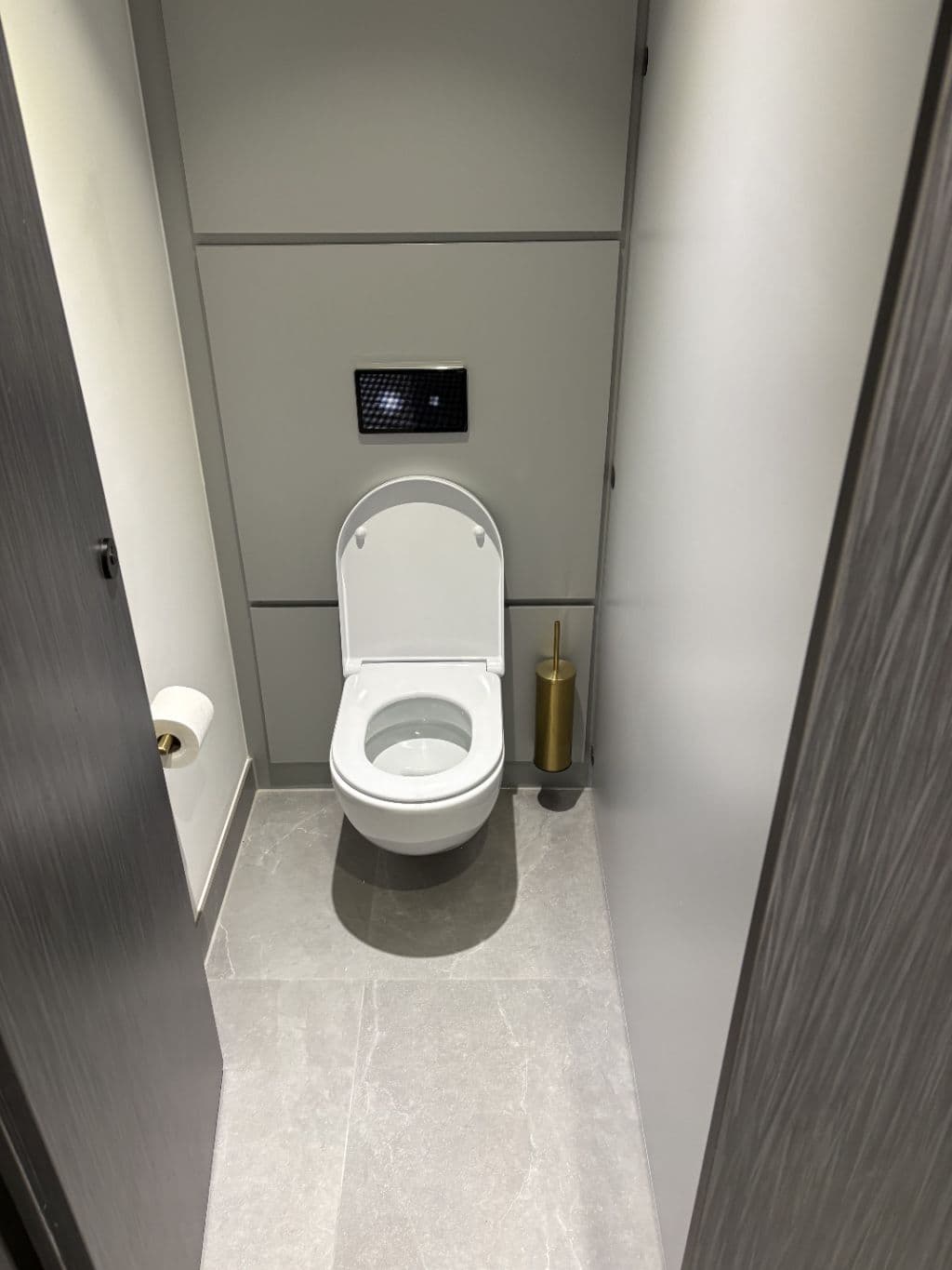 Close-coupled Ceramic Wc Pan With Seat