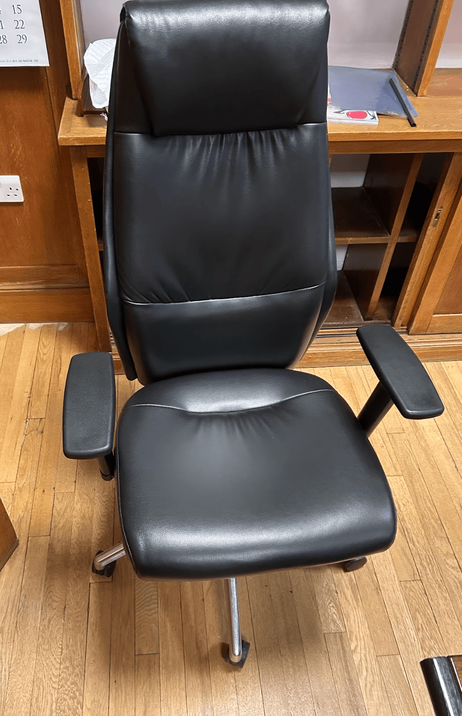 High-back Swivel Office Chair