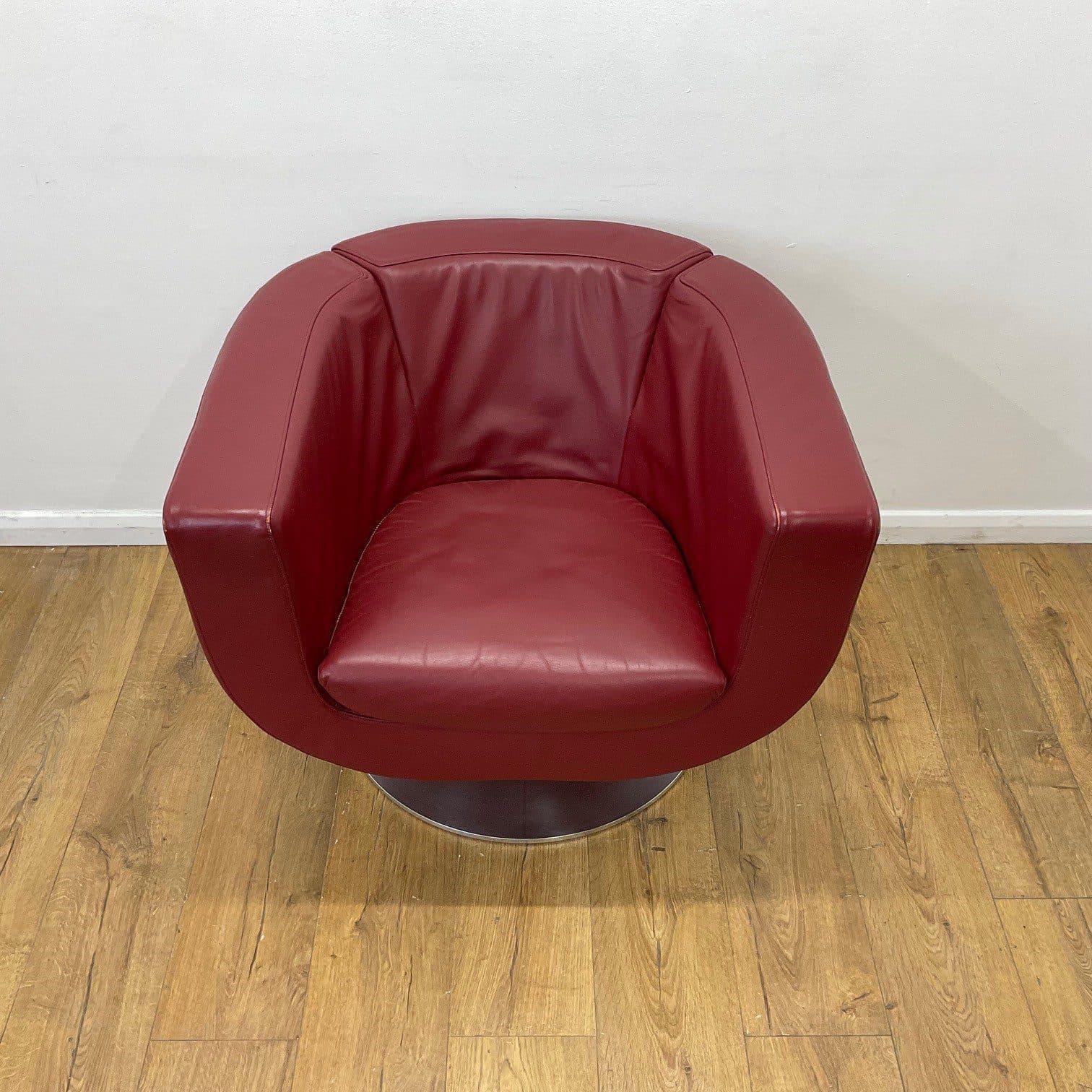 B&B Italia Tulip Red Leather Swivel Chair