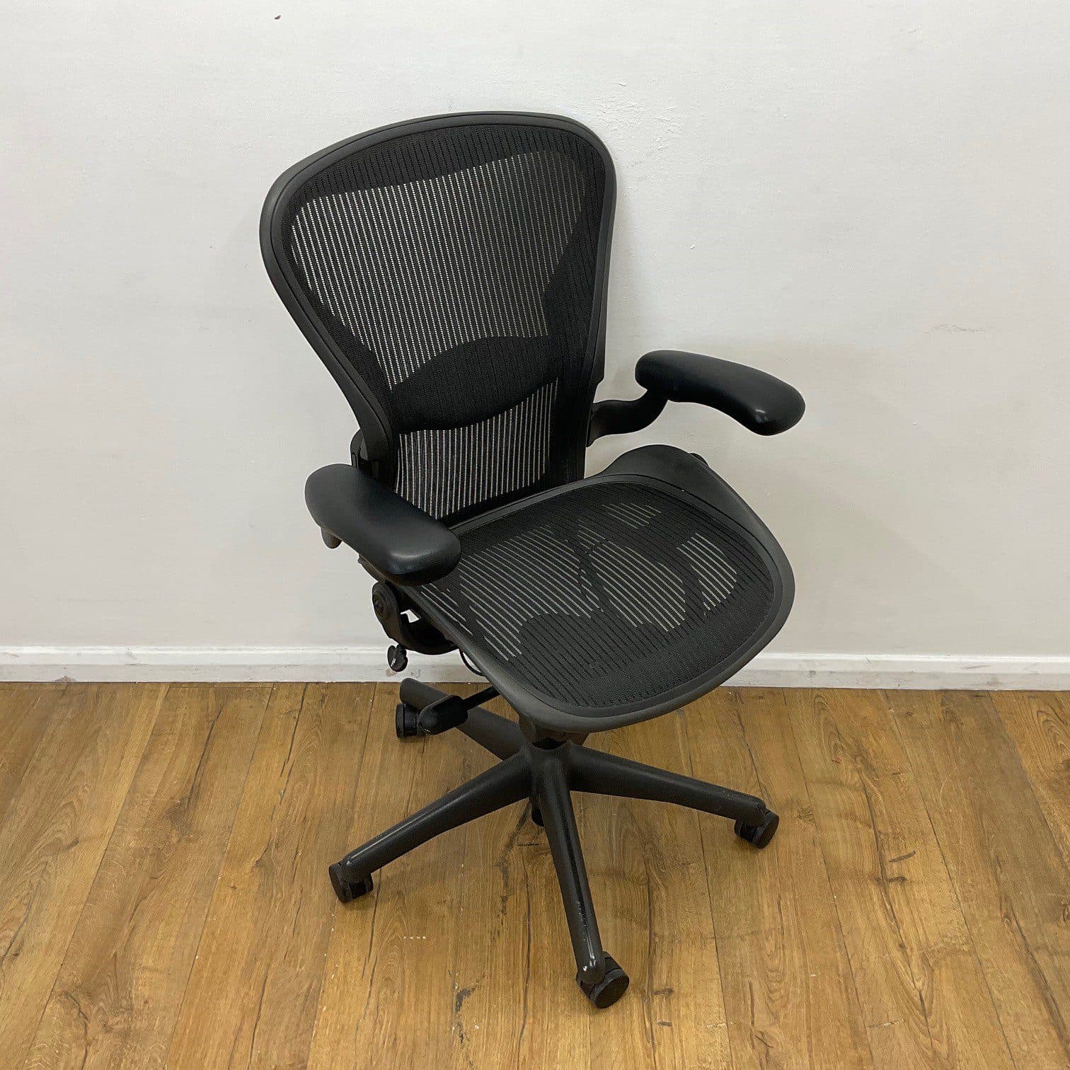 Graphite Herman Miller Aeron Operator Chair B