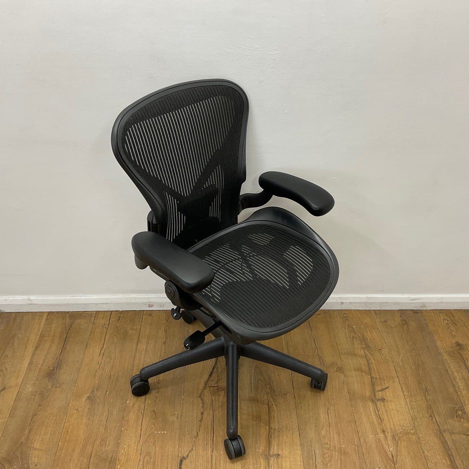Graphite Herman Miller Posture fit Aeron Operator Chair A