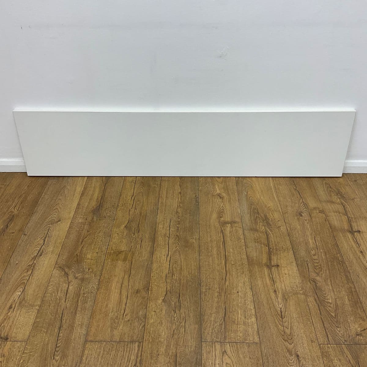 White 1600mm Wooden Screen