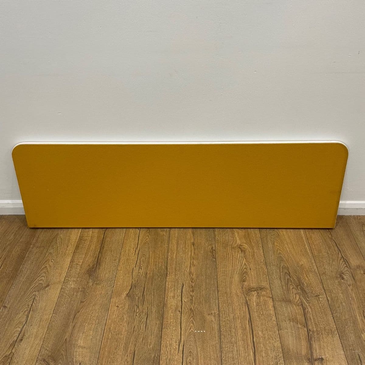 Yellow 1300mm Desktop Screen