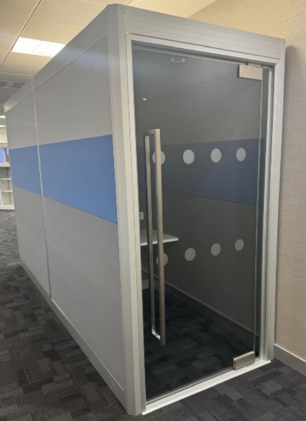 Frem Dimension single user acoustic quiet workspace