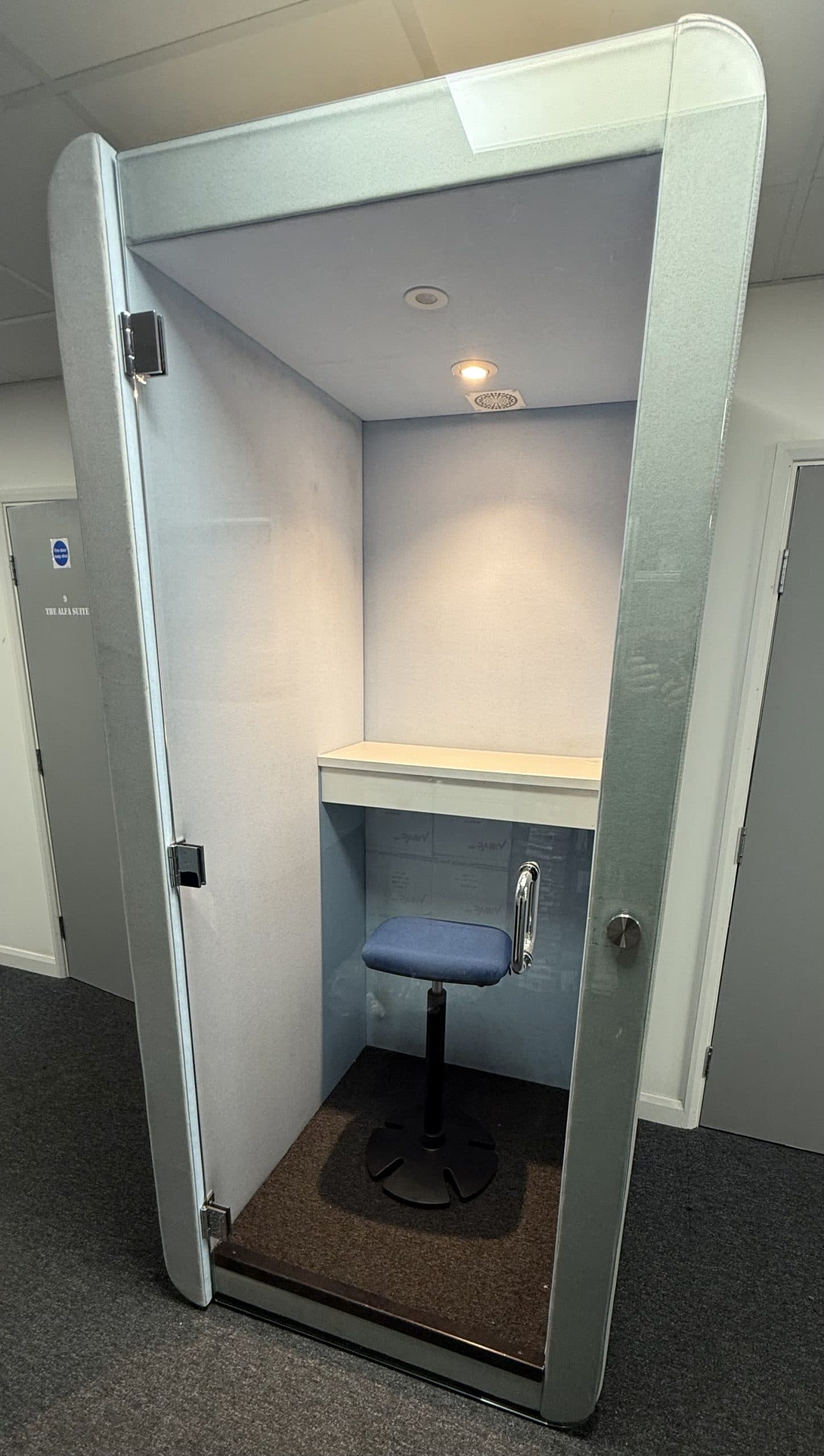 JDD PENELOPE Acoustic Office Phone Booth in Grey