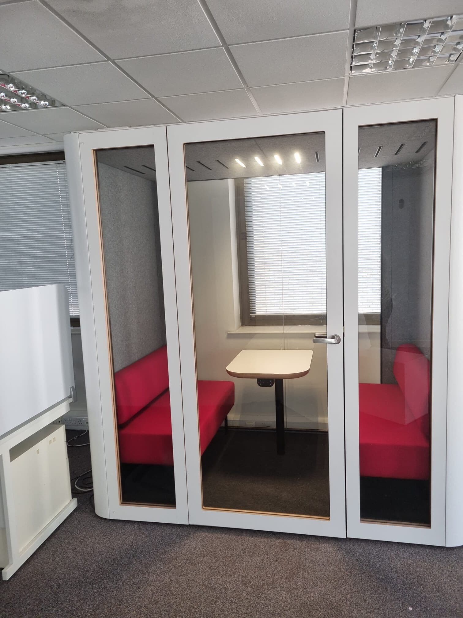 Mute Space L Meeting Acoustic Meeting Booth in White