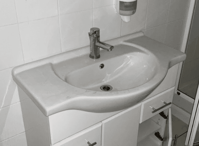 Ceramic sinks
