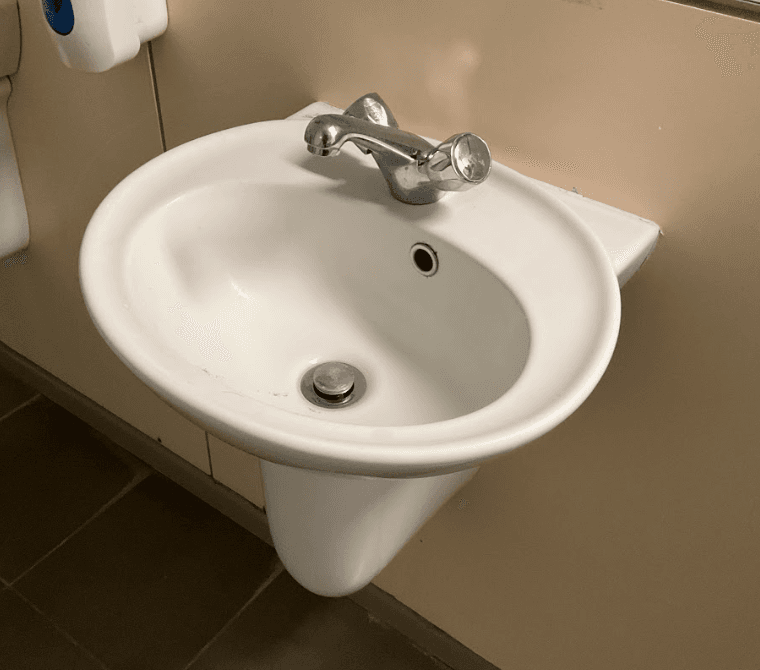 Ceramic sinks
