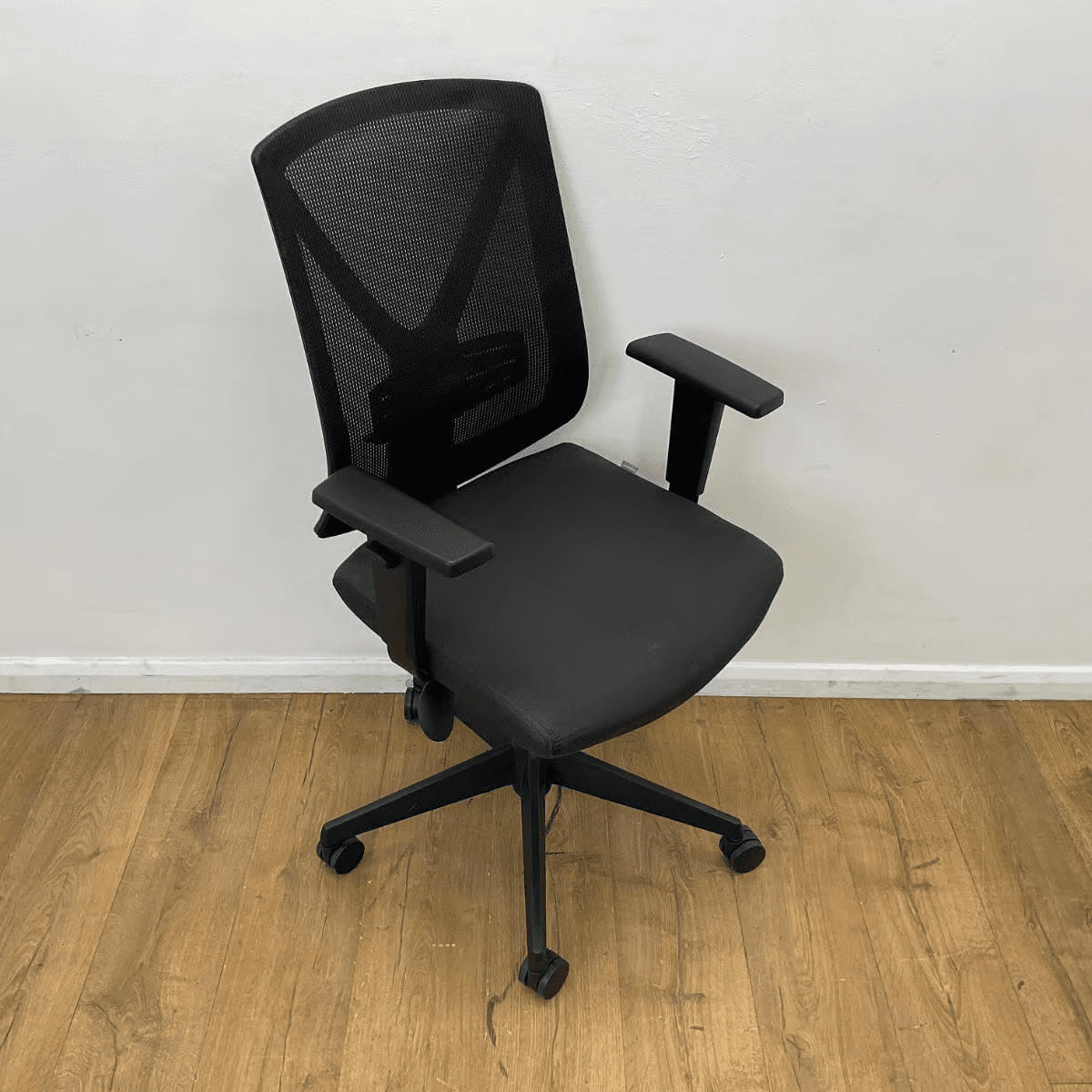 Realspace Black Mesh Operator Chair