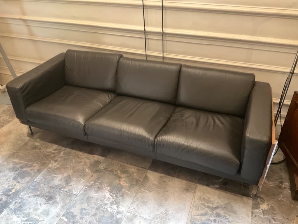 Sofa with wooden and metal frame and upholstered seat