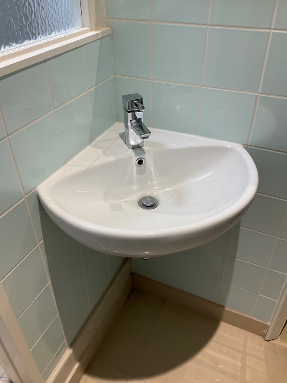 Basin - Corner