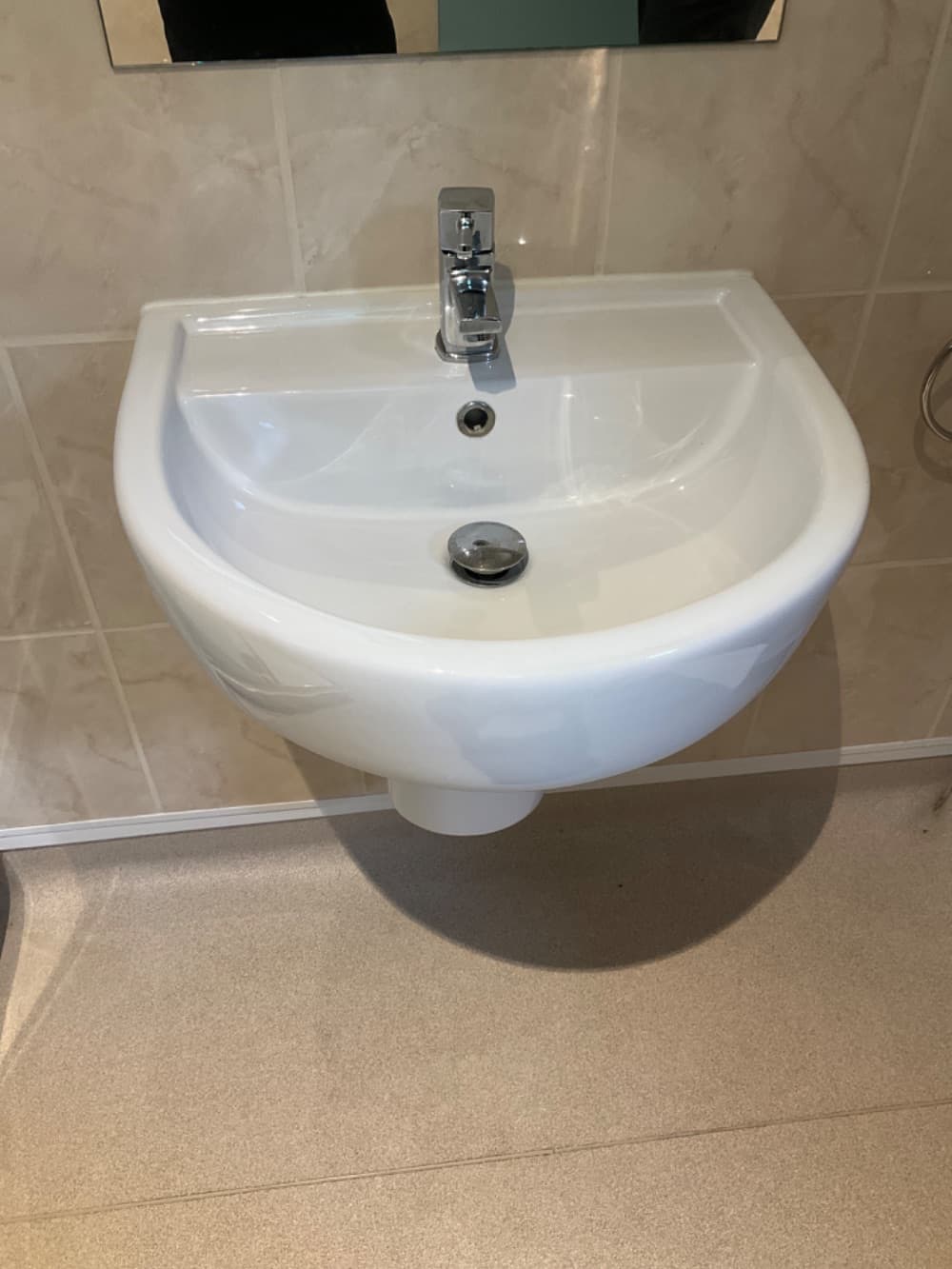 Basin - Wall Mounted 04