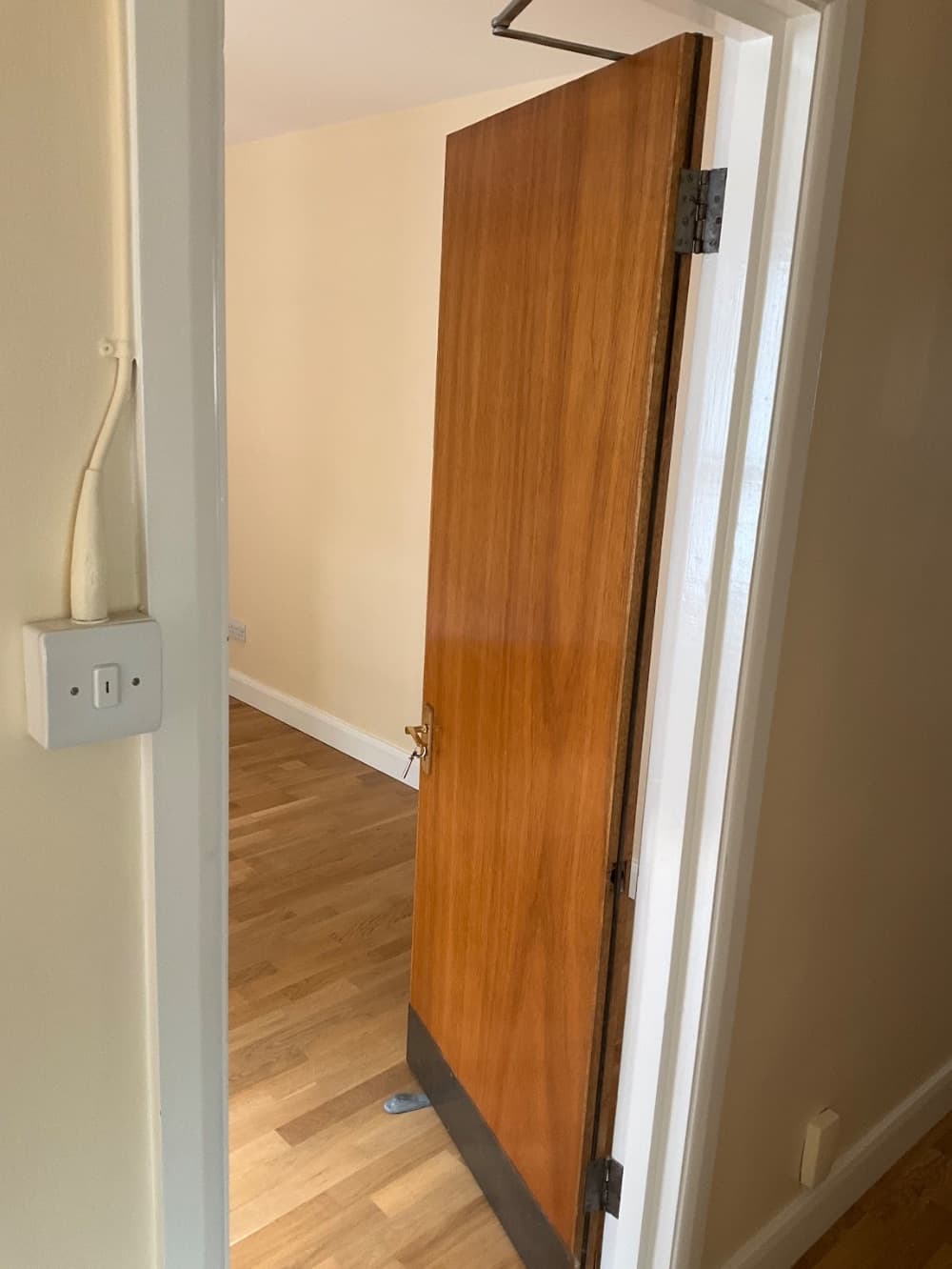 Door 03