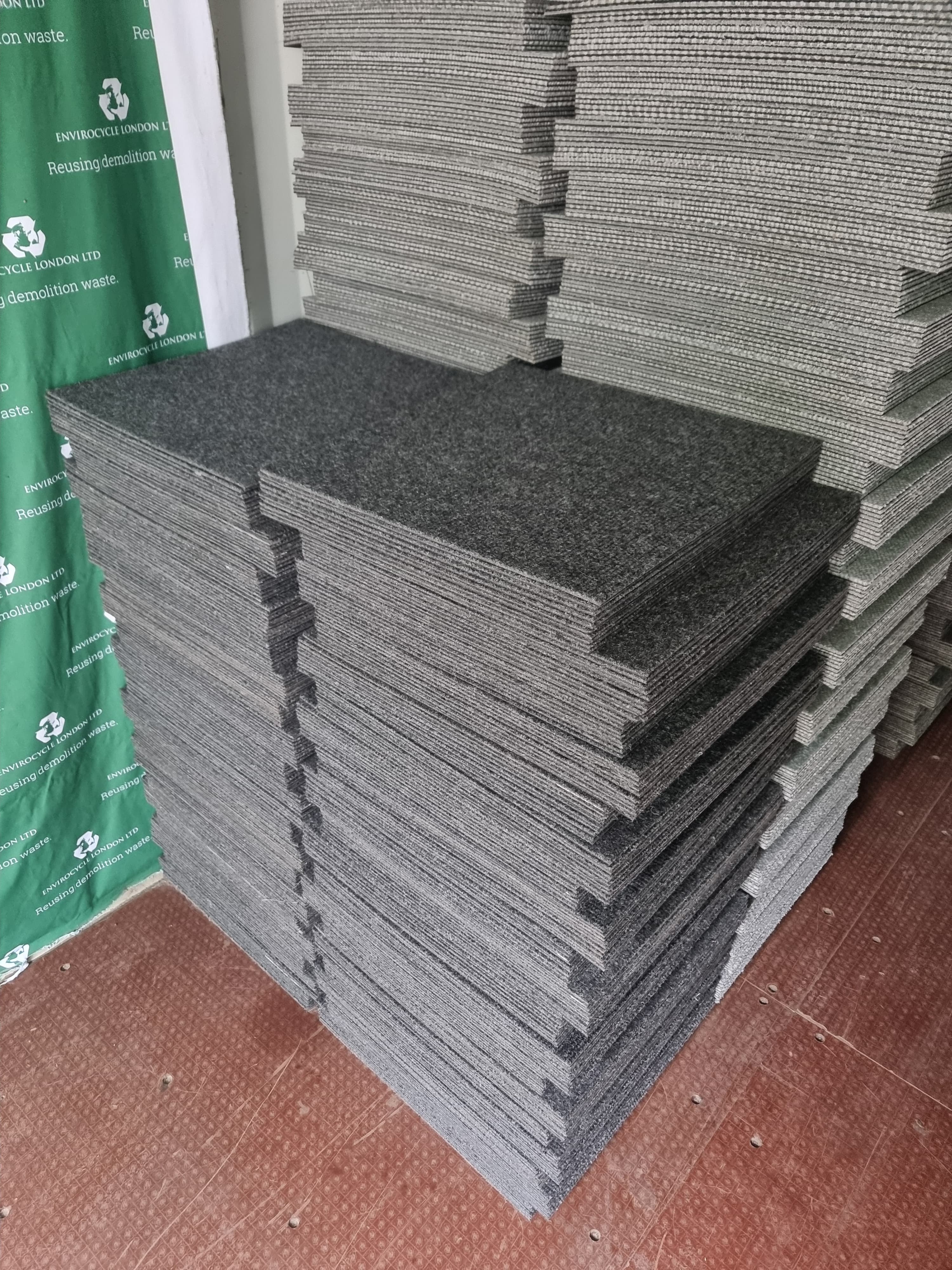 Grade A Dark Grey Corded Ribbed 50x50cm Carpet Tiles