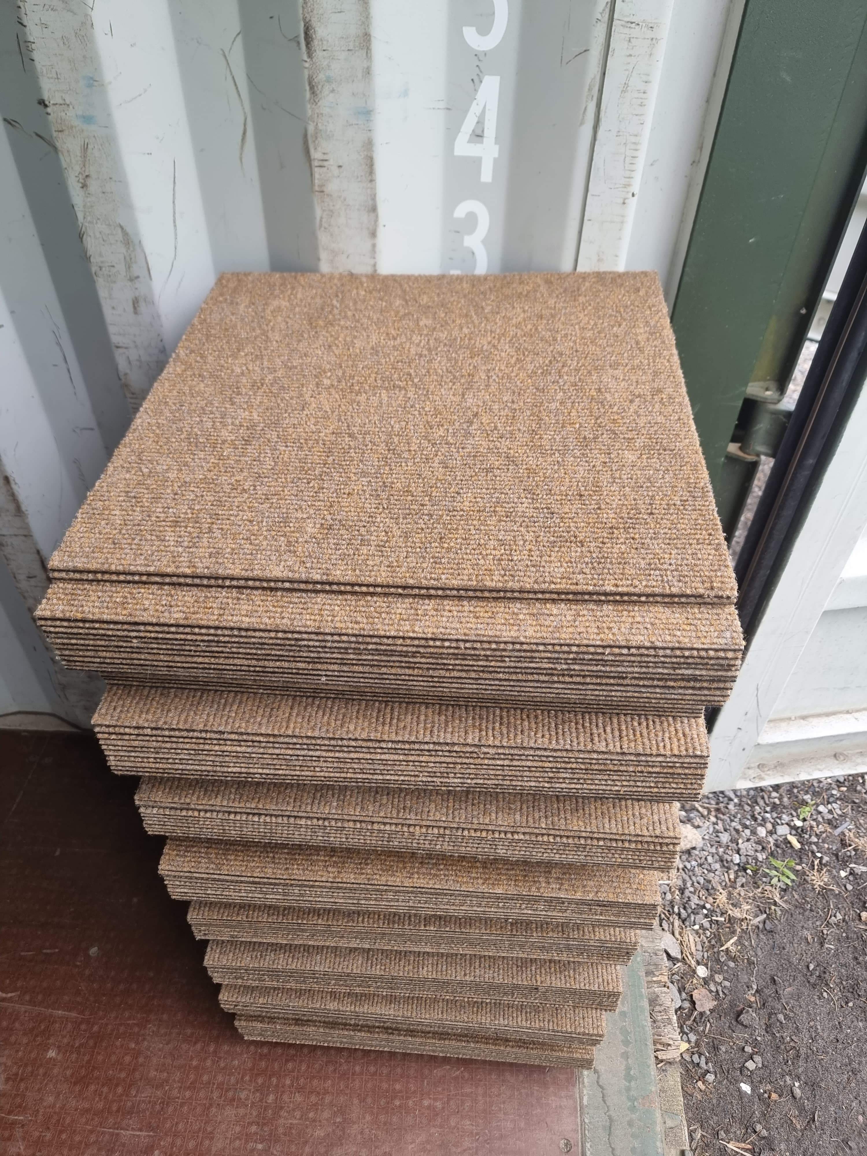 Grade A Tan Brown Corded Ribbed 50x50cm Carpet Tiles