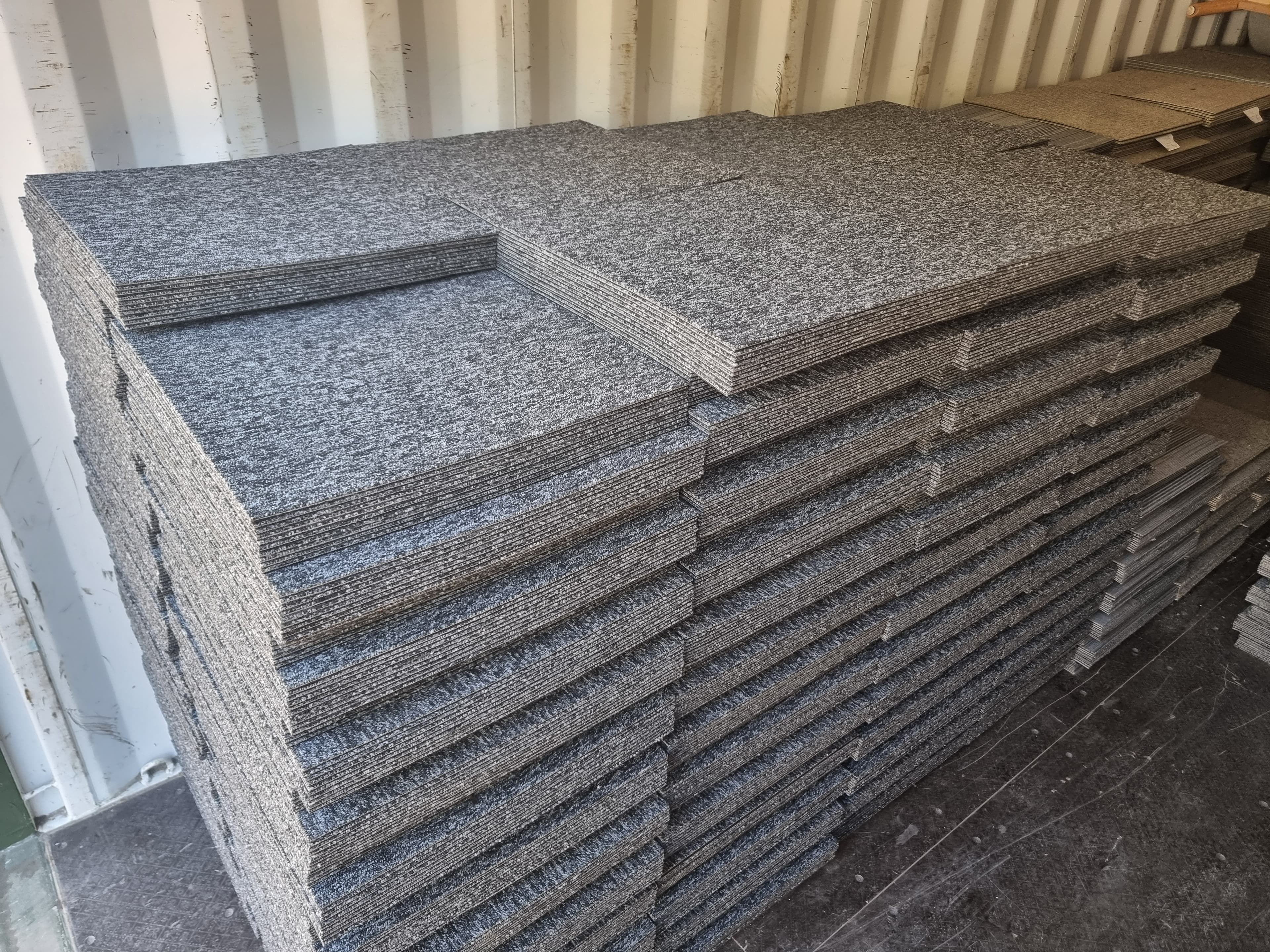 Grade A Ash Grey Flecked 50x50cm Durable Carpet Tiles