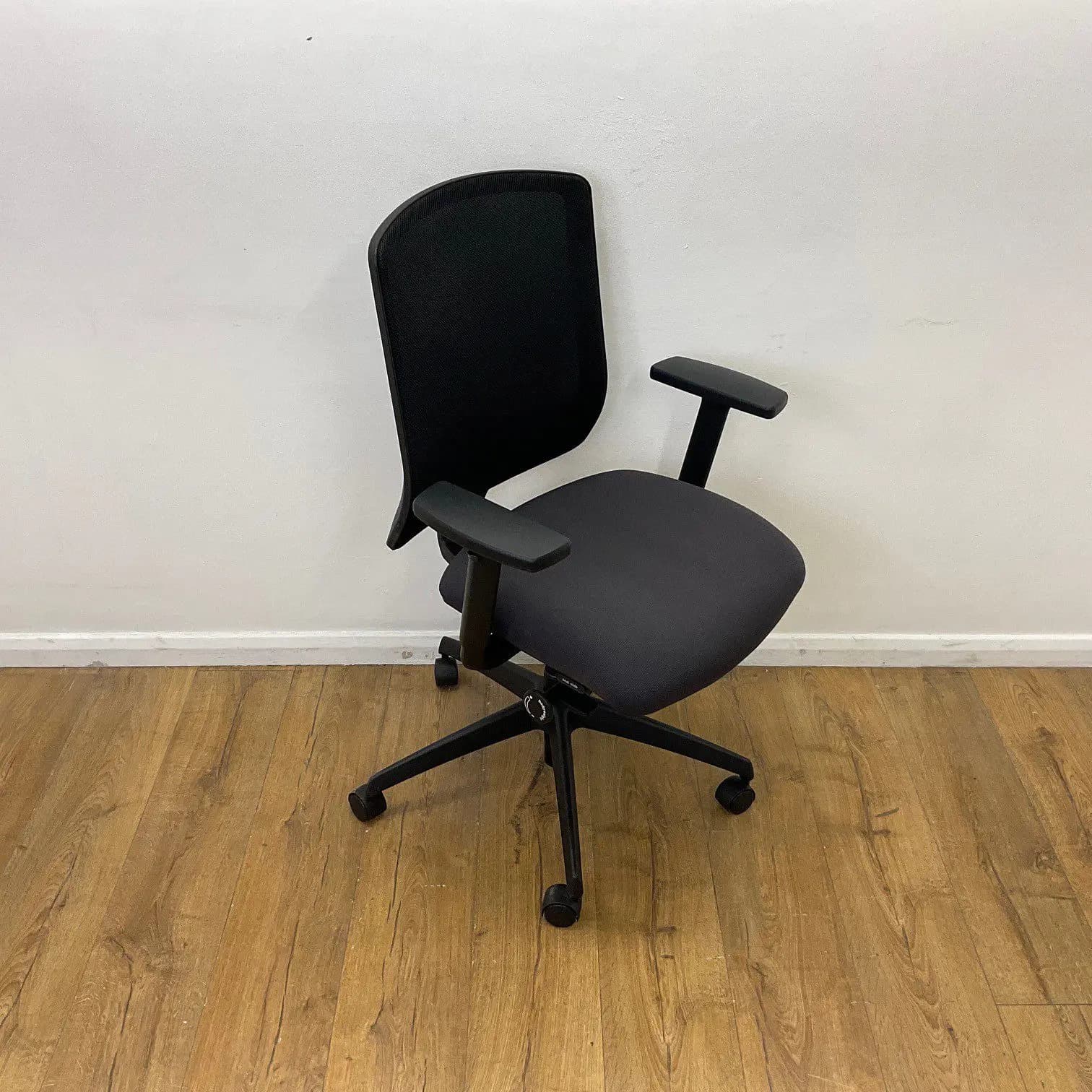 Boss Design Felix Grey Mesh Operator Chair