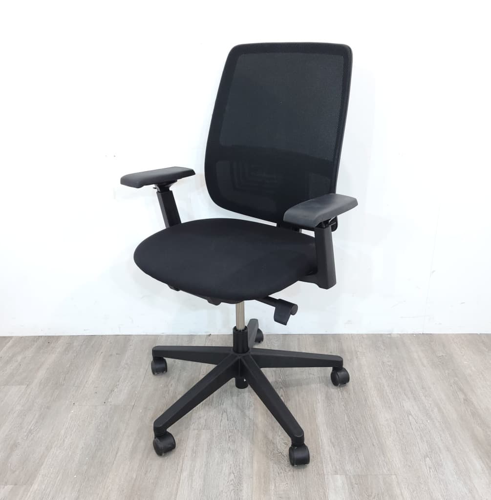 Haworth Lively Operator Chair, Fully Adjustable, Lumbar Support, Armrests, Black Mesh & Fabric