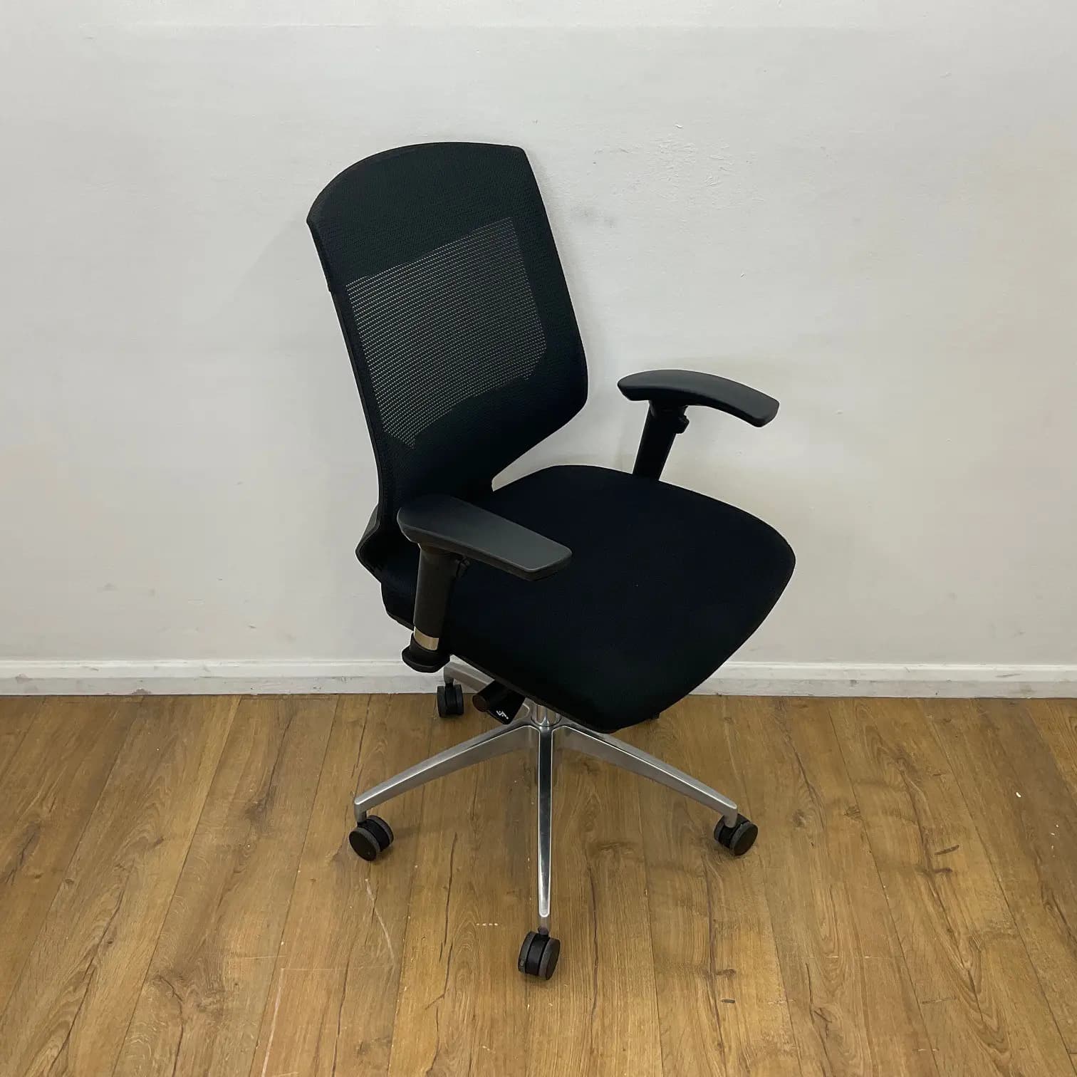 Donati Black Mesh Operator Chair