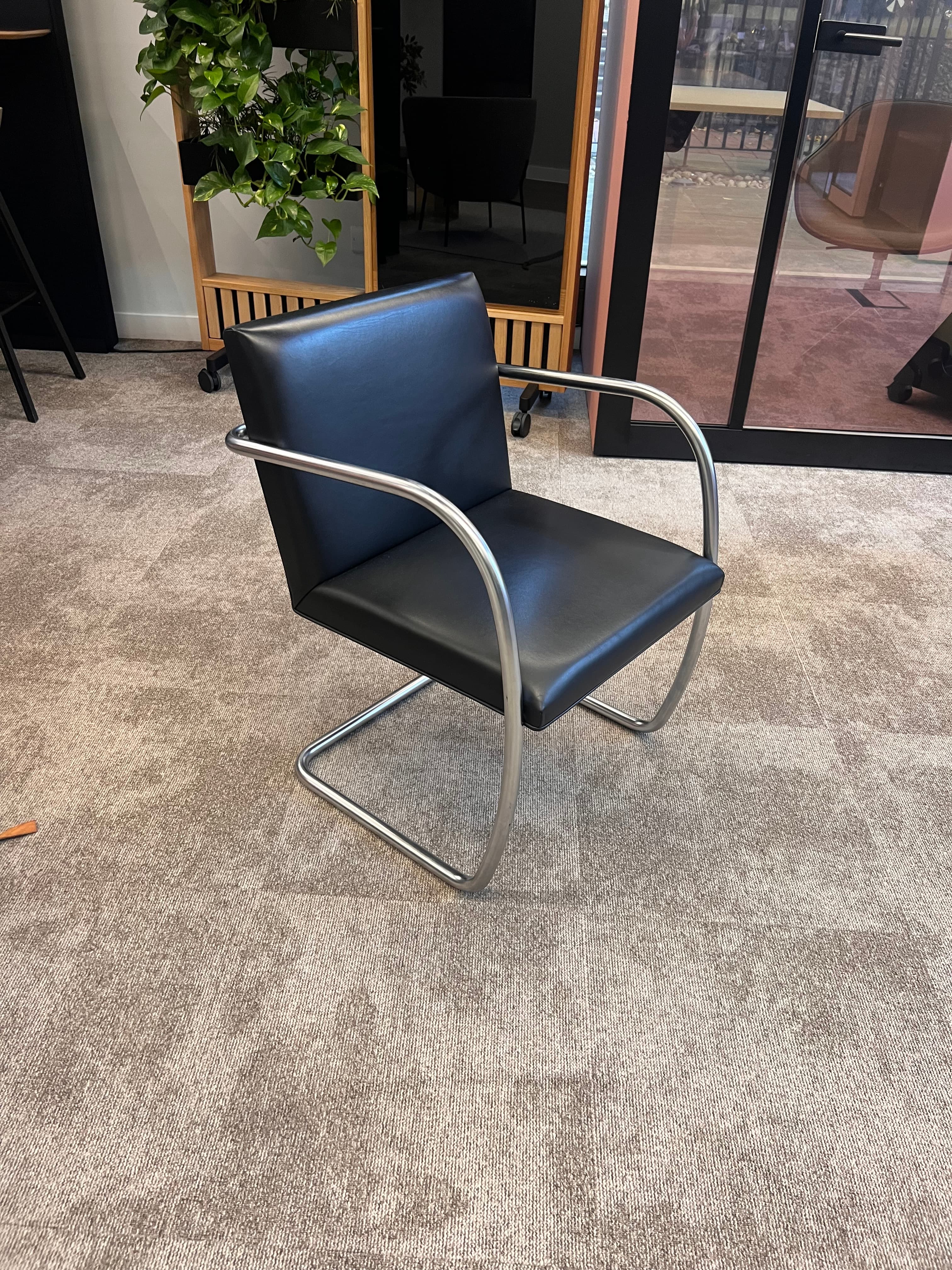 Knoll Brno conference chair
