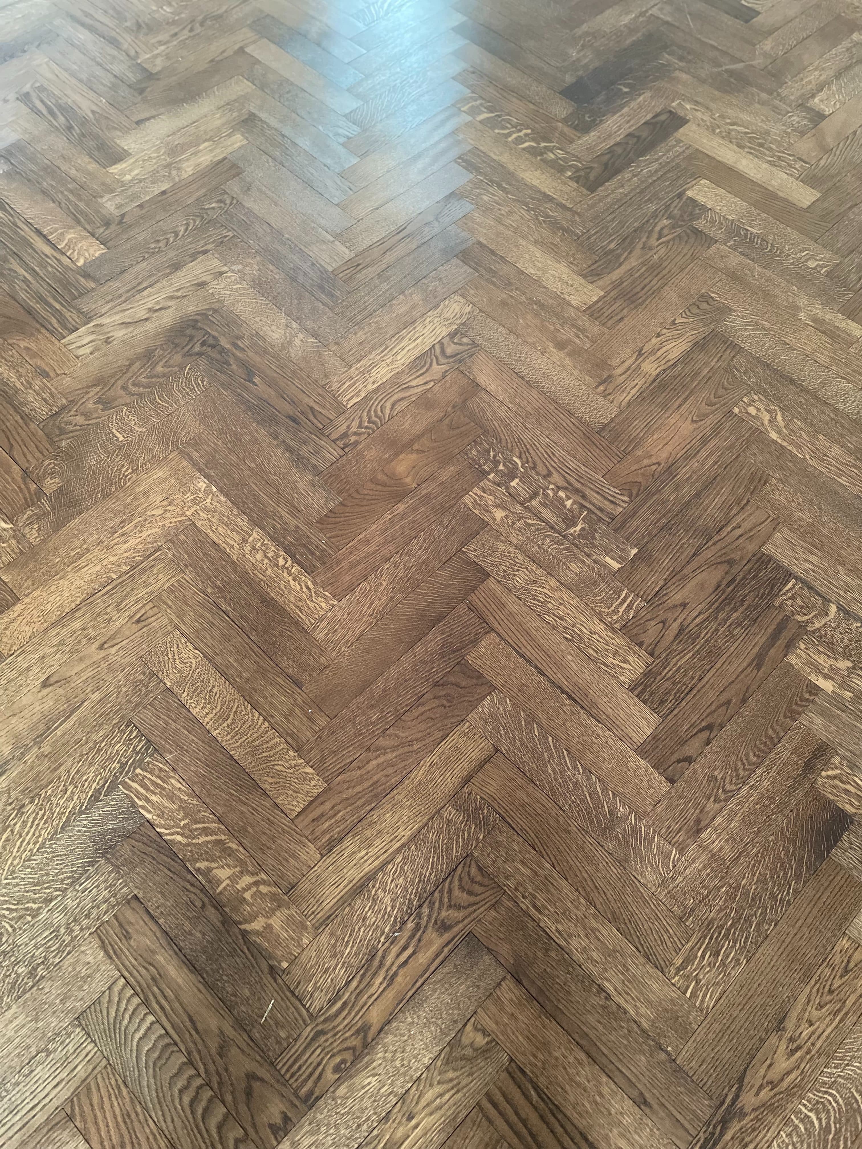 HARINGBONE TIMBER PARQUET