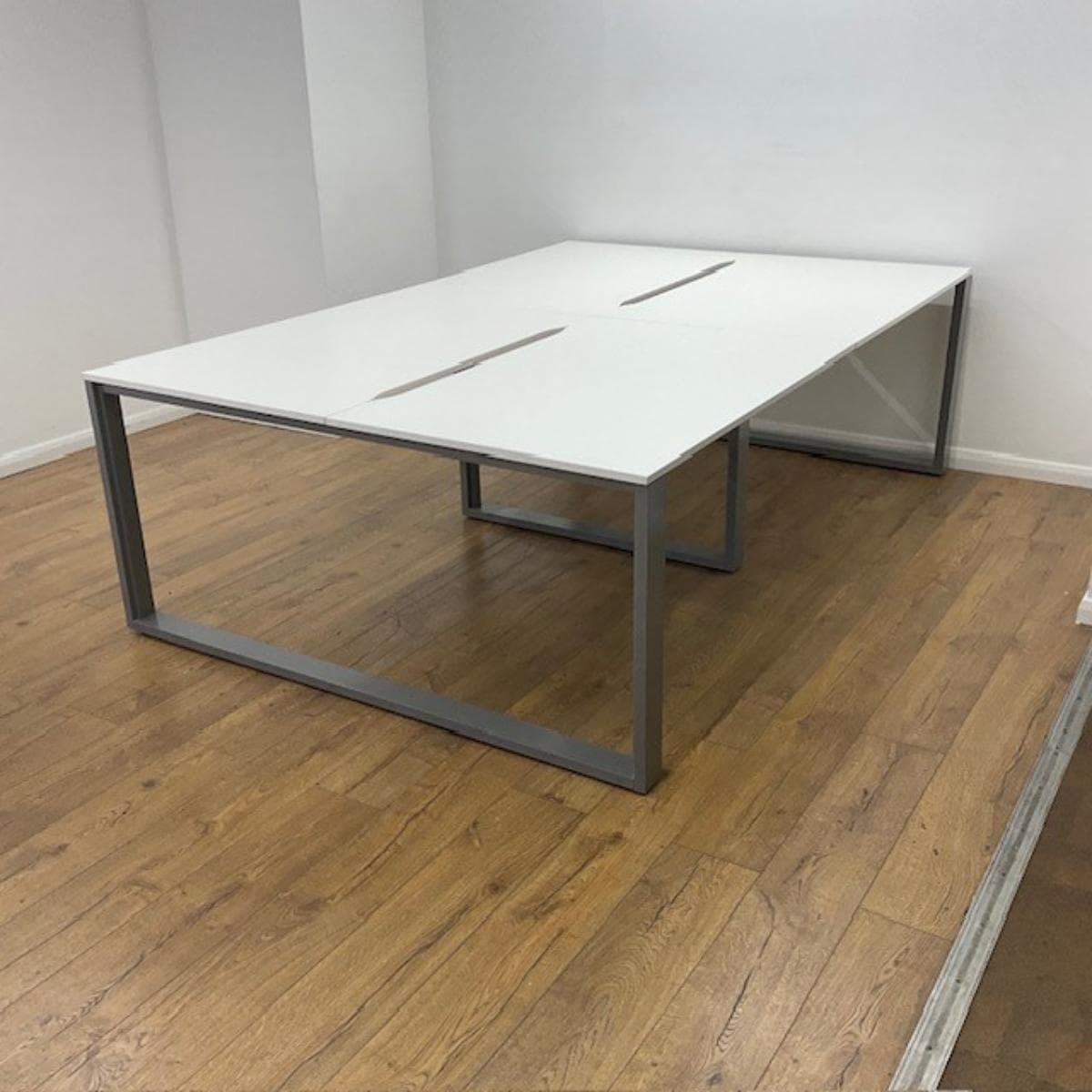 White 1200mm Bank of 8 Bench Desk