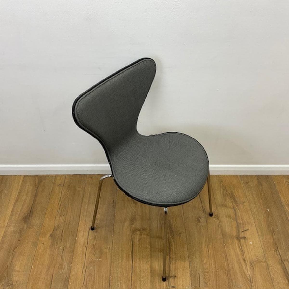 Fritz Hansen Series 7 Grey Chair
