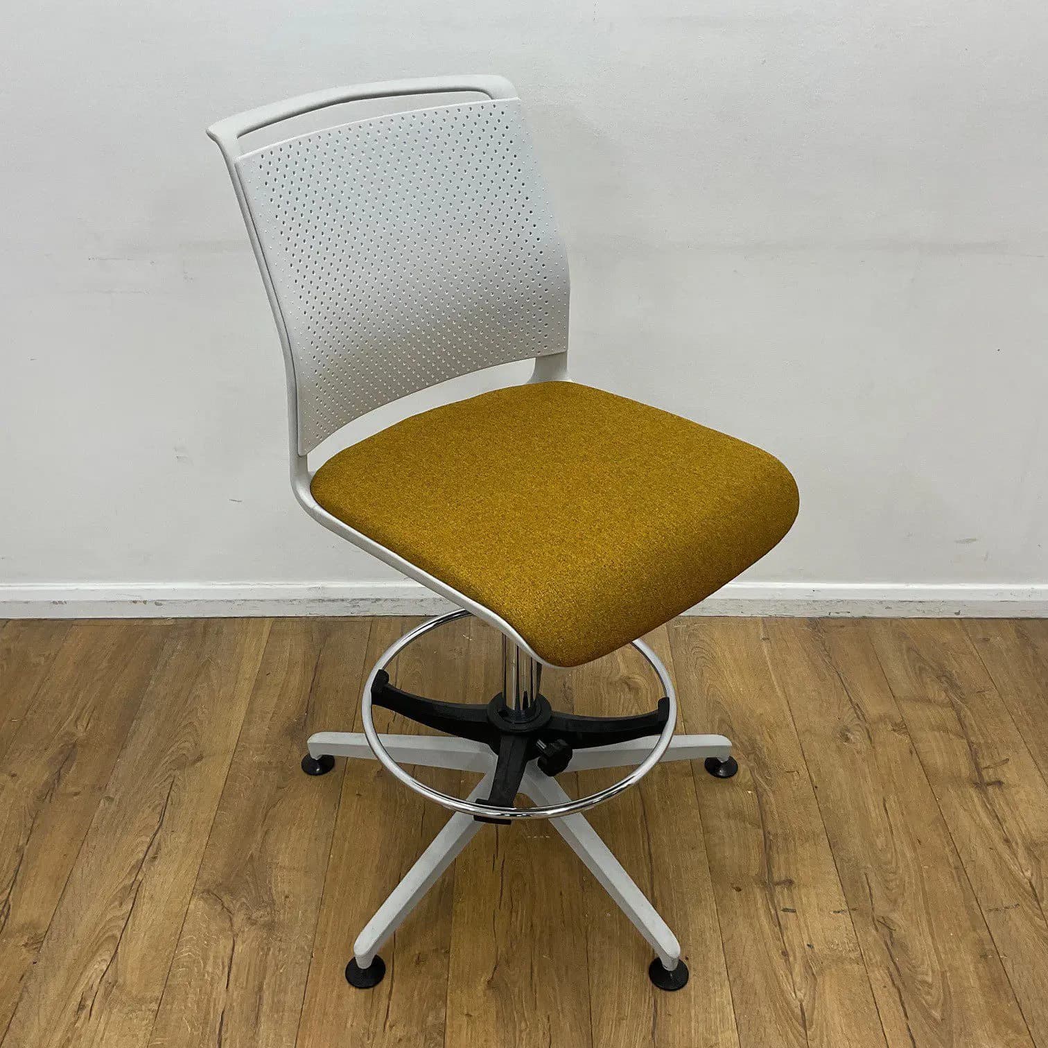 Senator Ad-Lib Light Grey And Yellow Draughtsman Chair