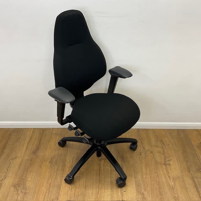 Black RH Mereo 220 Operator Chair