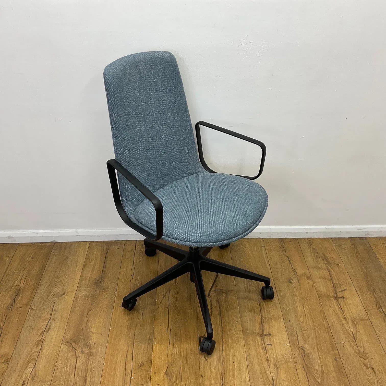Blue Enea Conference 4R Mobile Meeting Chair