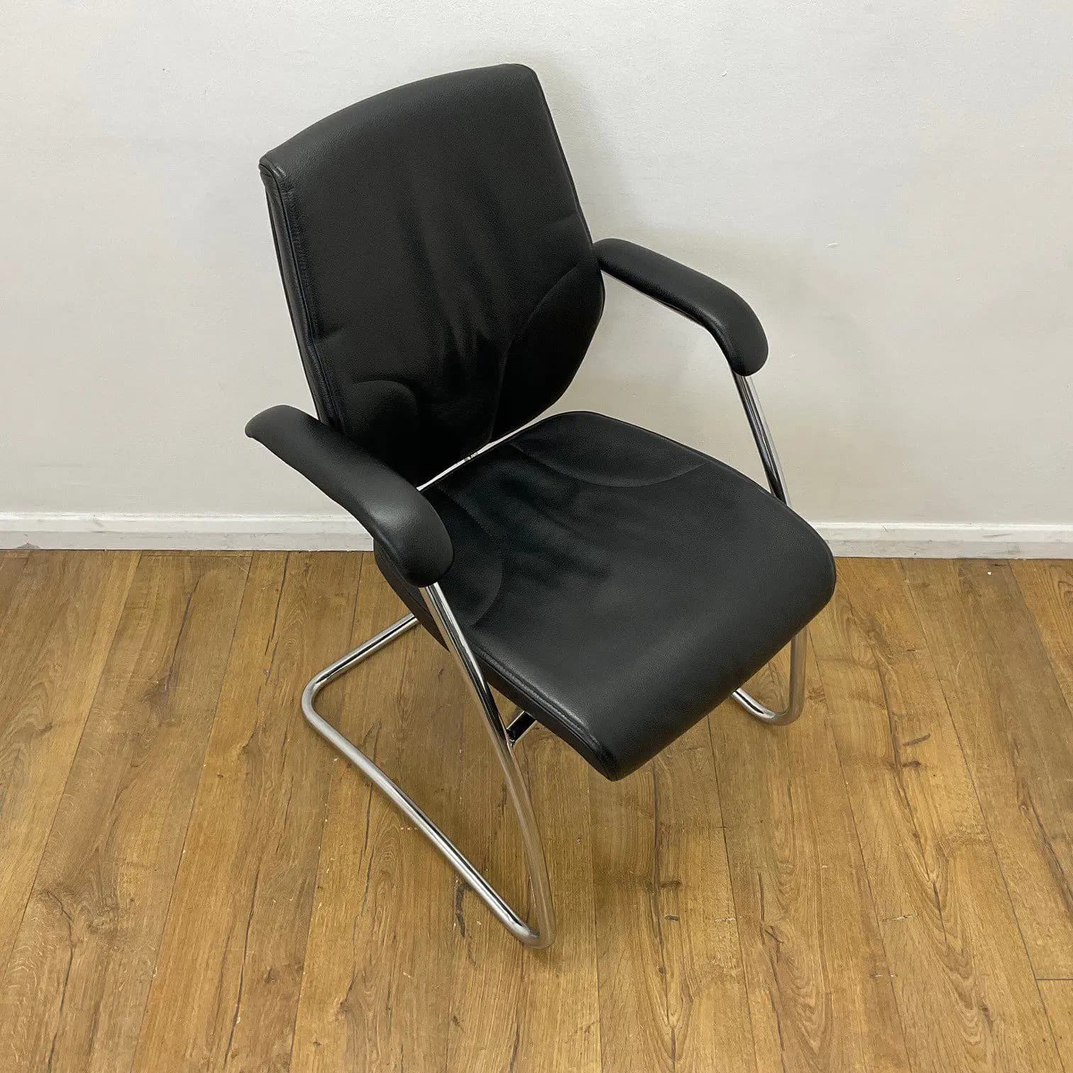 Black Giroflex Leather Meeting Chair