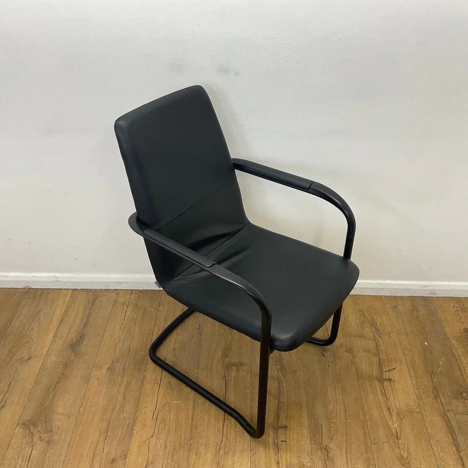 Black Leather Cambridge Park Mi Meeting Chair