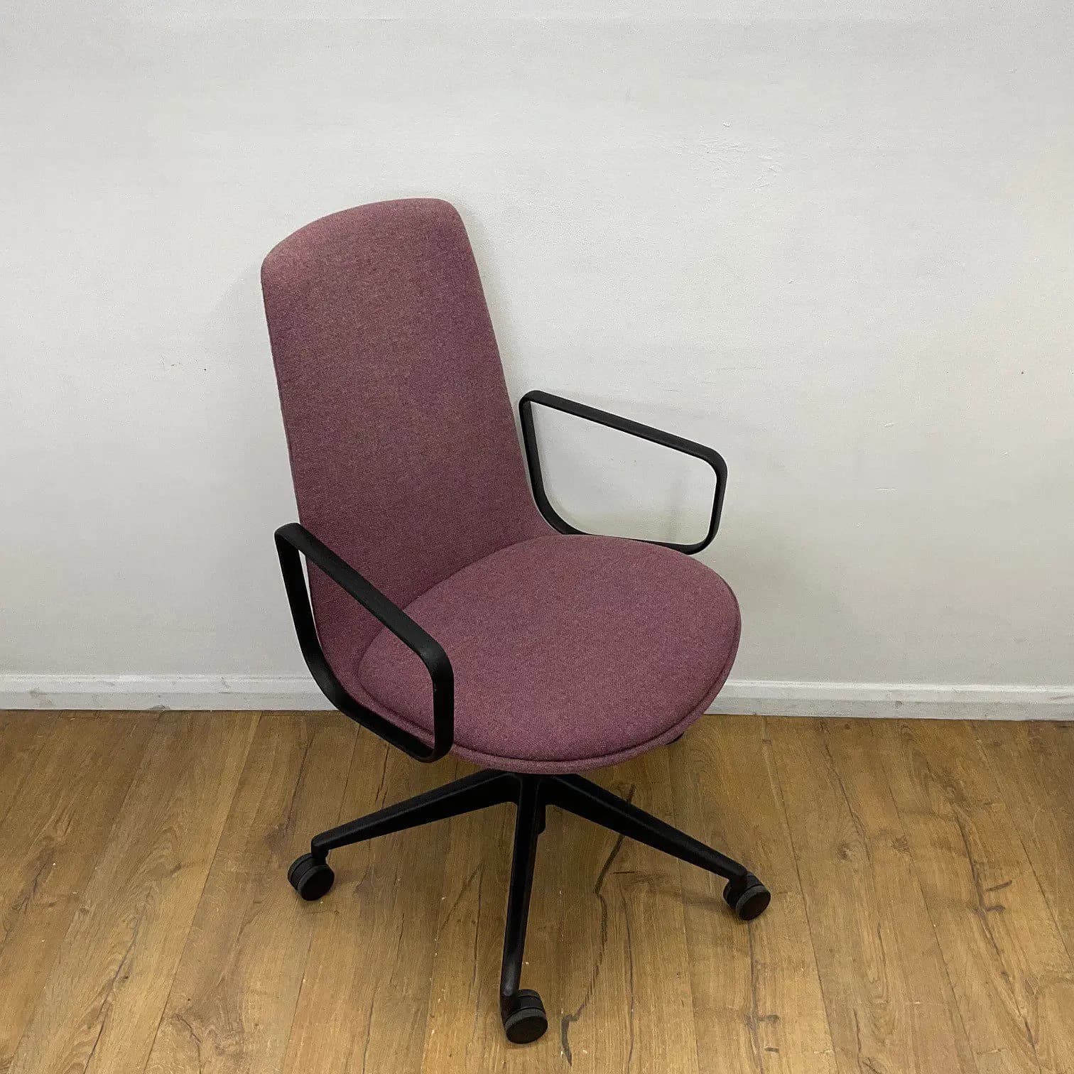 Pink Enea Conference 4R Mobile Meeting Chair