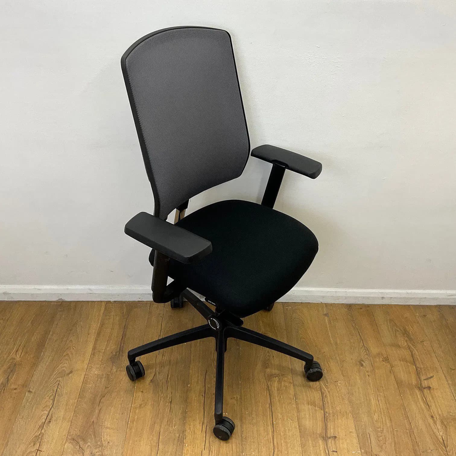 Boss Design Felix Grey Mesh Operator Chair