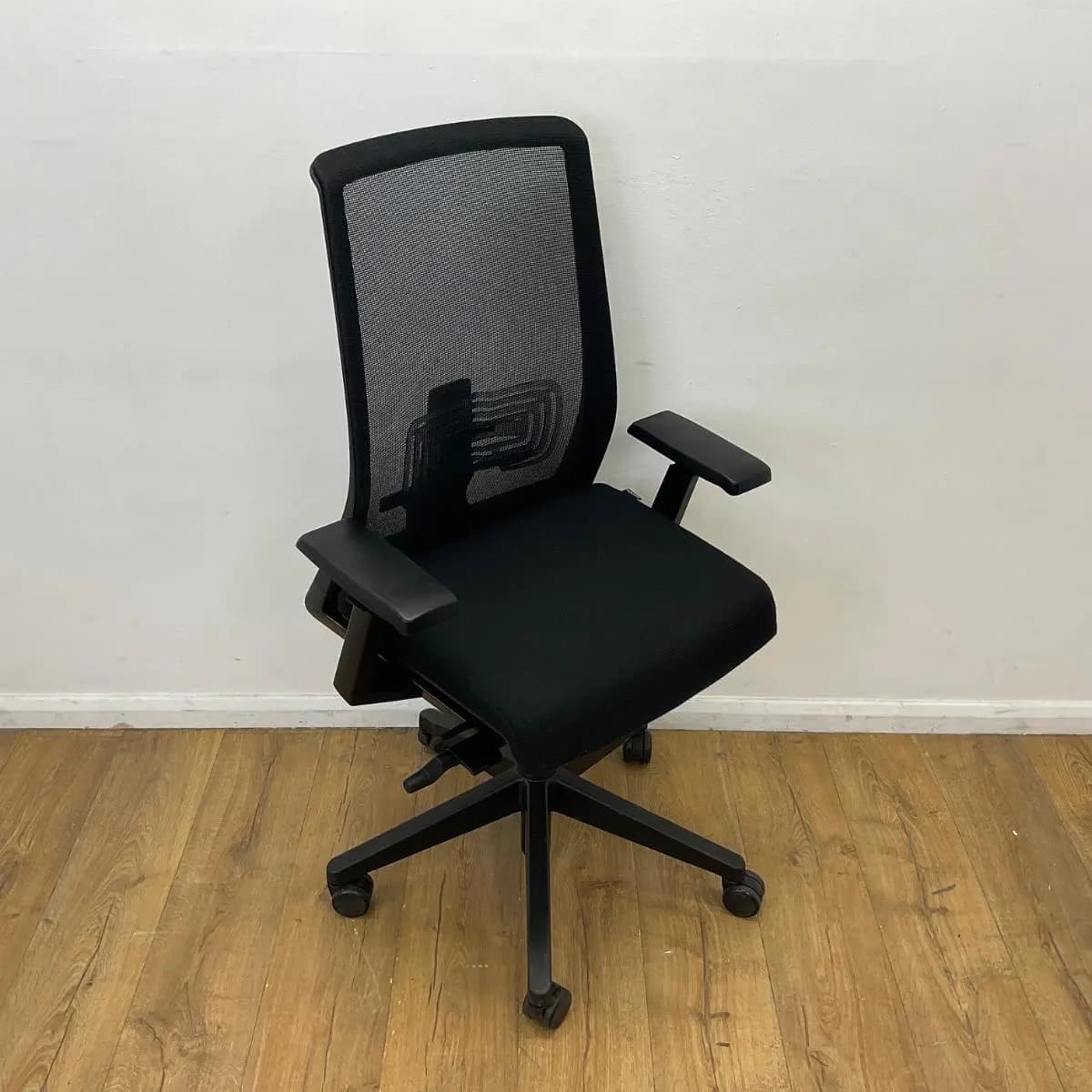 Haworth Very Mesh Operator Chair