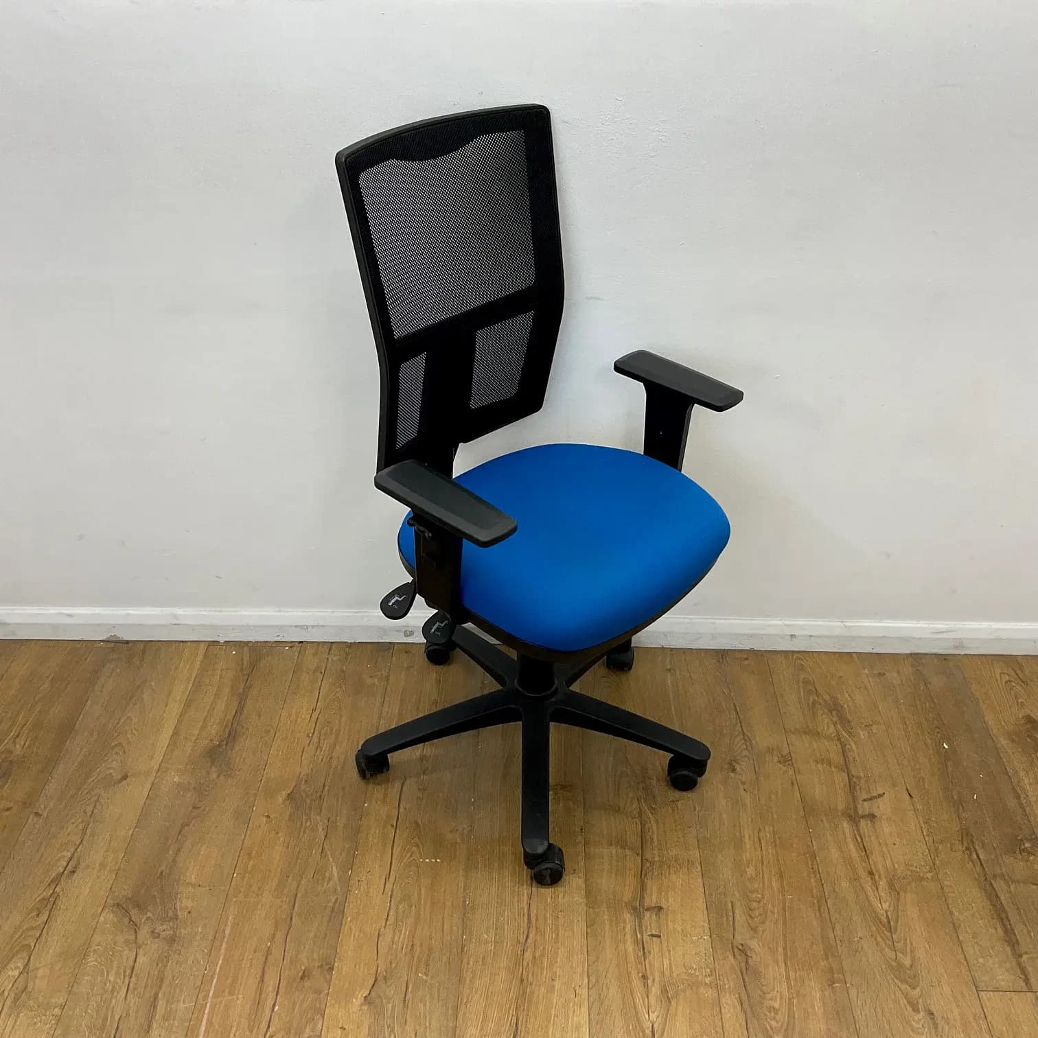 Blue Gresham Mesh Back Operator Chair