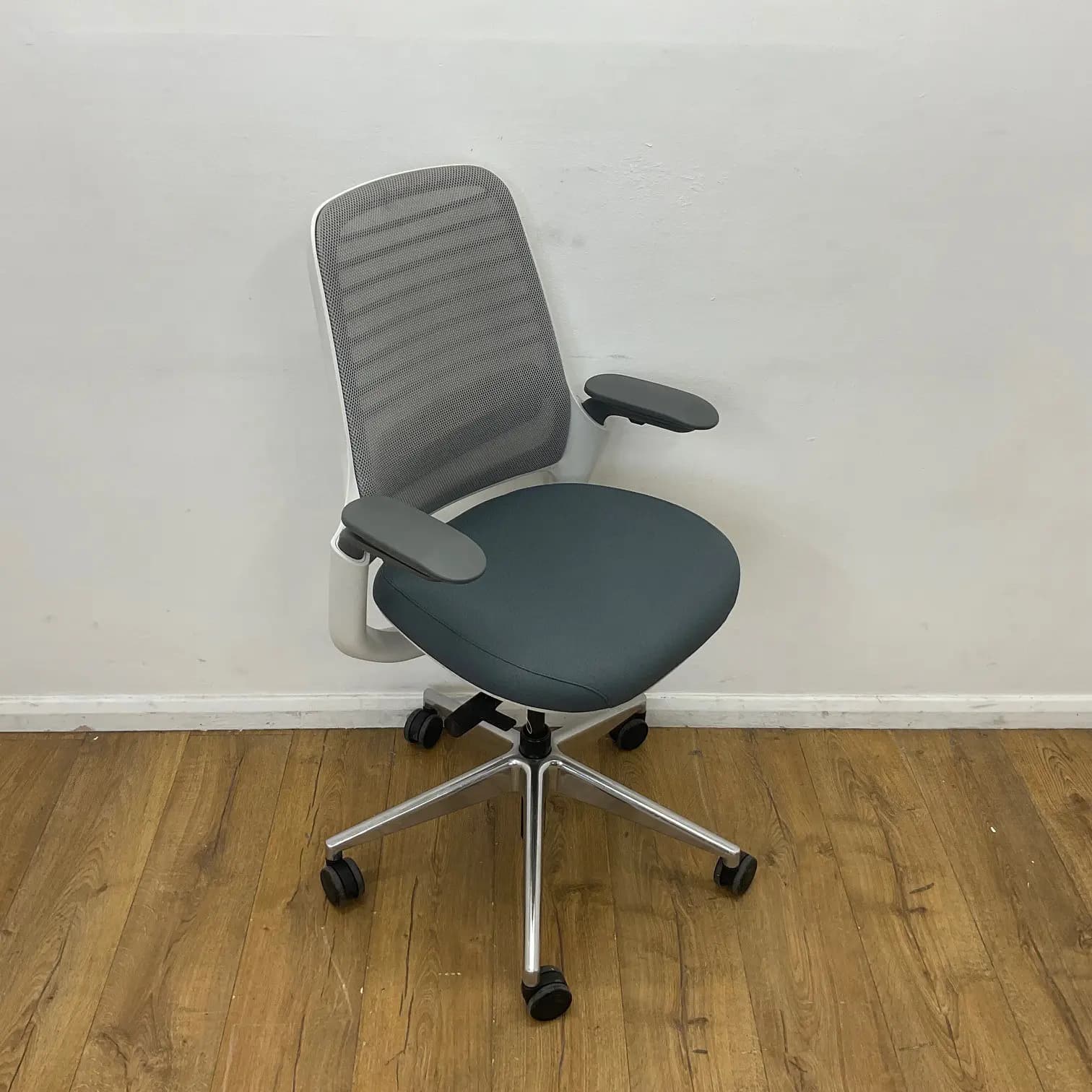 Steelcase Series 1 Grey Mesh Operator Chair