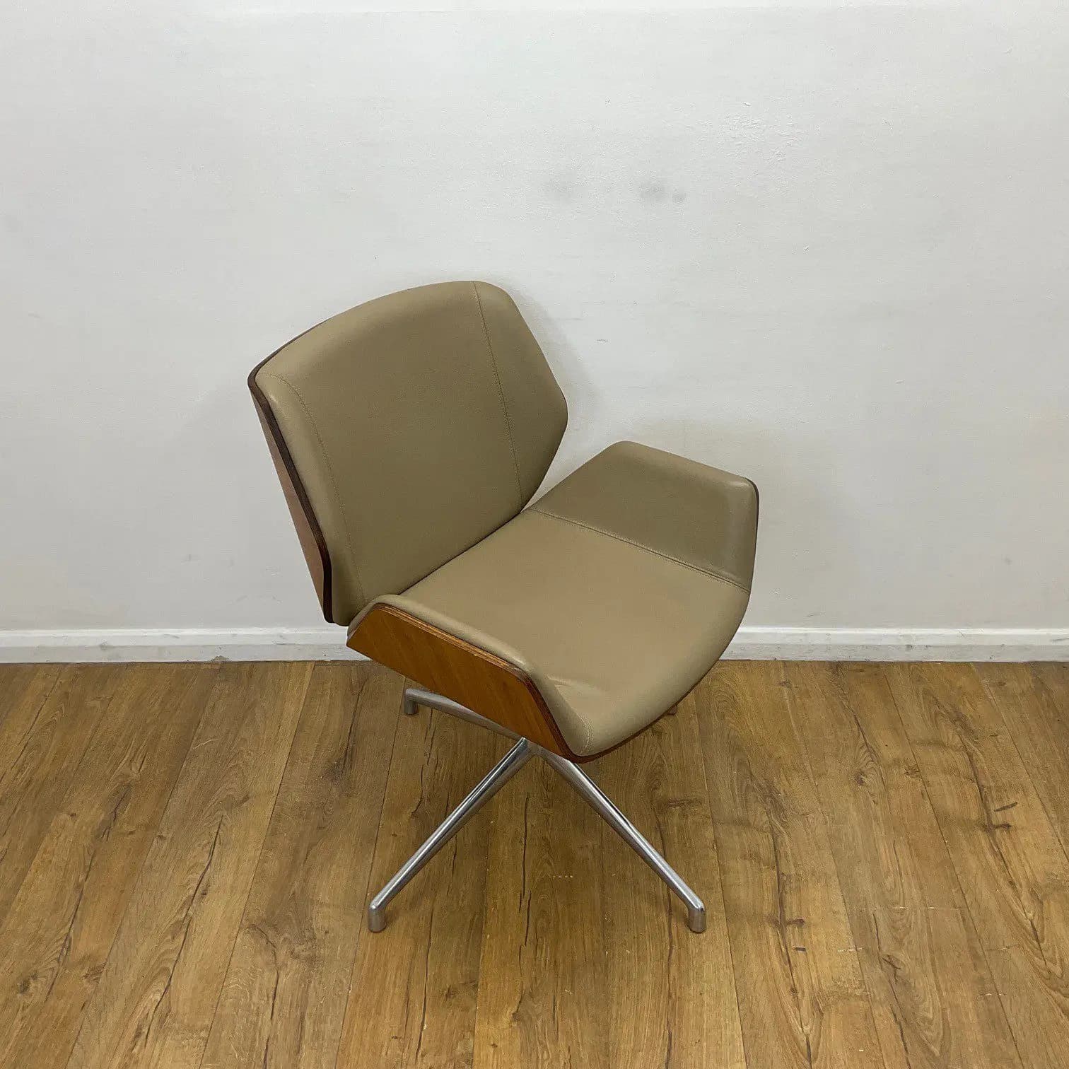 Boss Kruze Beige Reception Chair