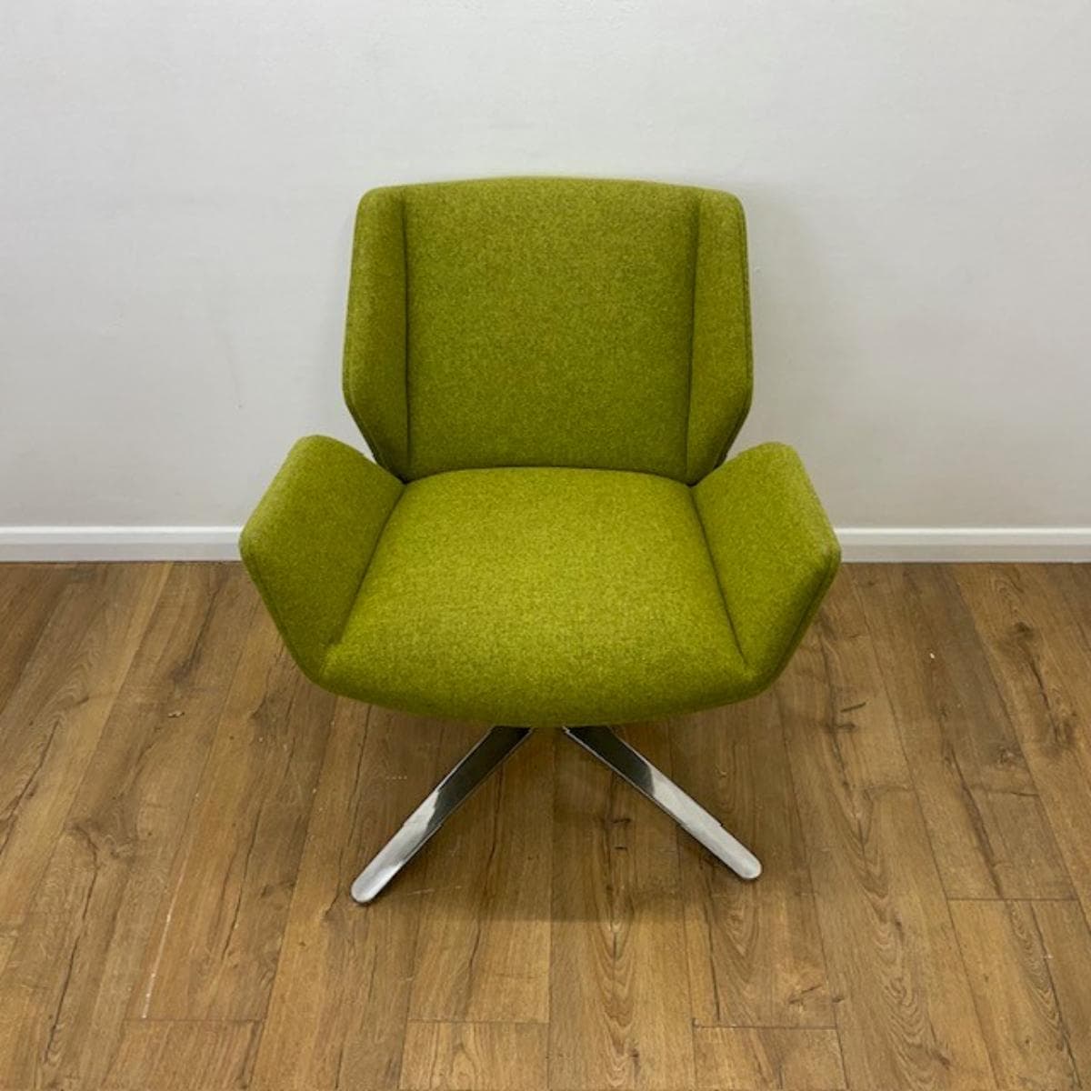 Boss Kruze Green Reception Chair