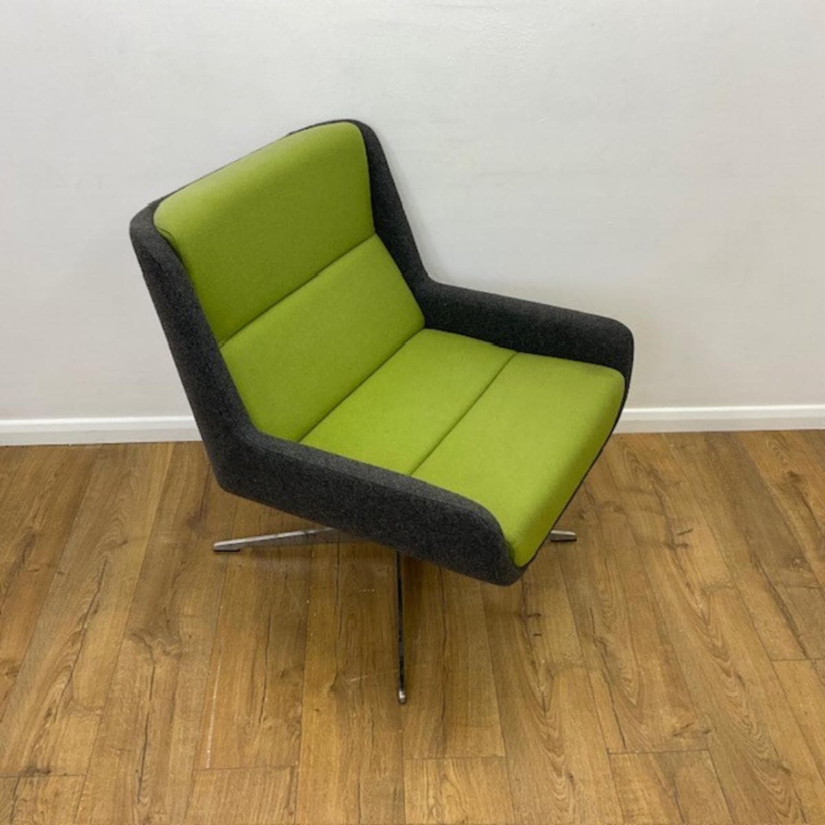 Naughtone Hush Green Reception Chair