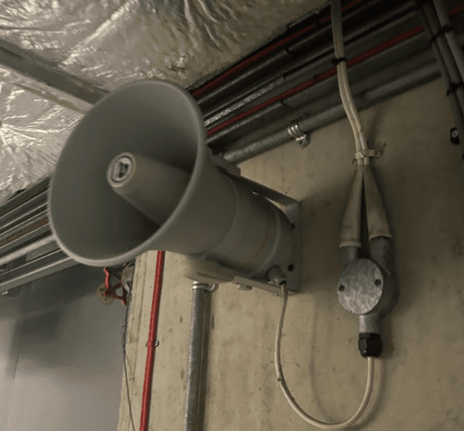 Wall-mounted Horn Loudspeaker