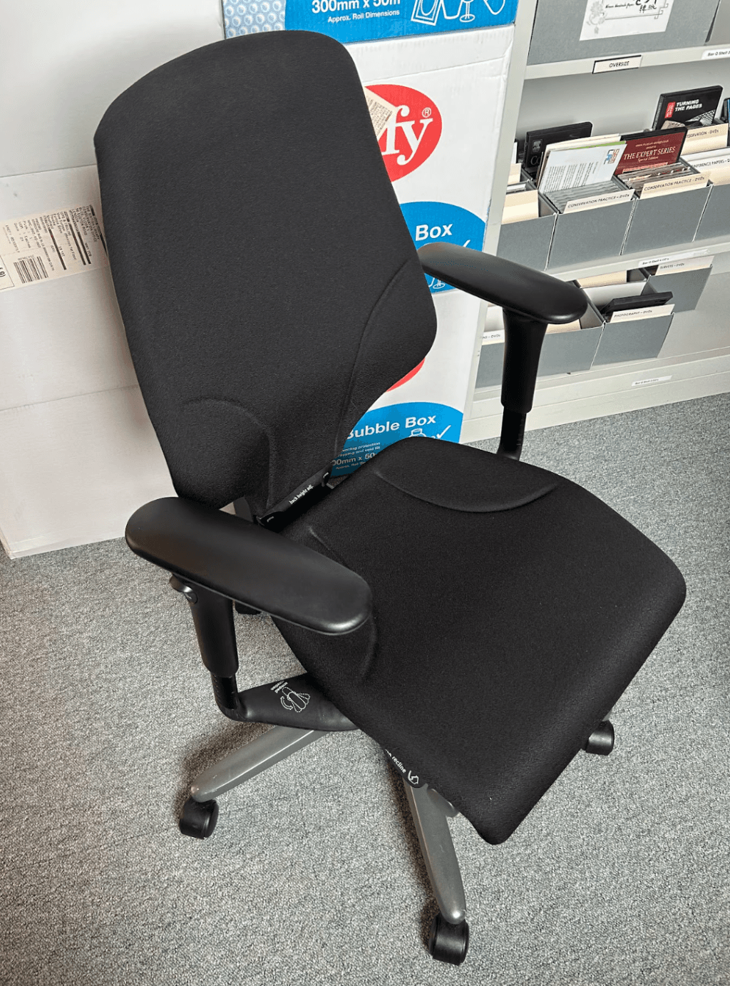 Fabric-upholstered Swivel Office Chair